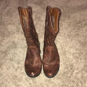 Women’s size 6 boots